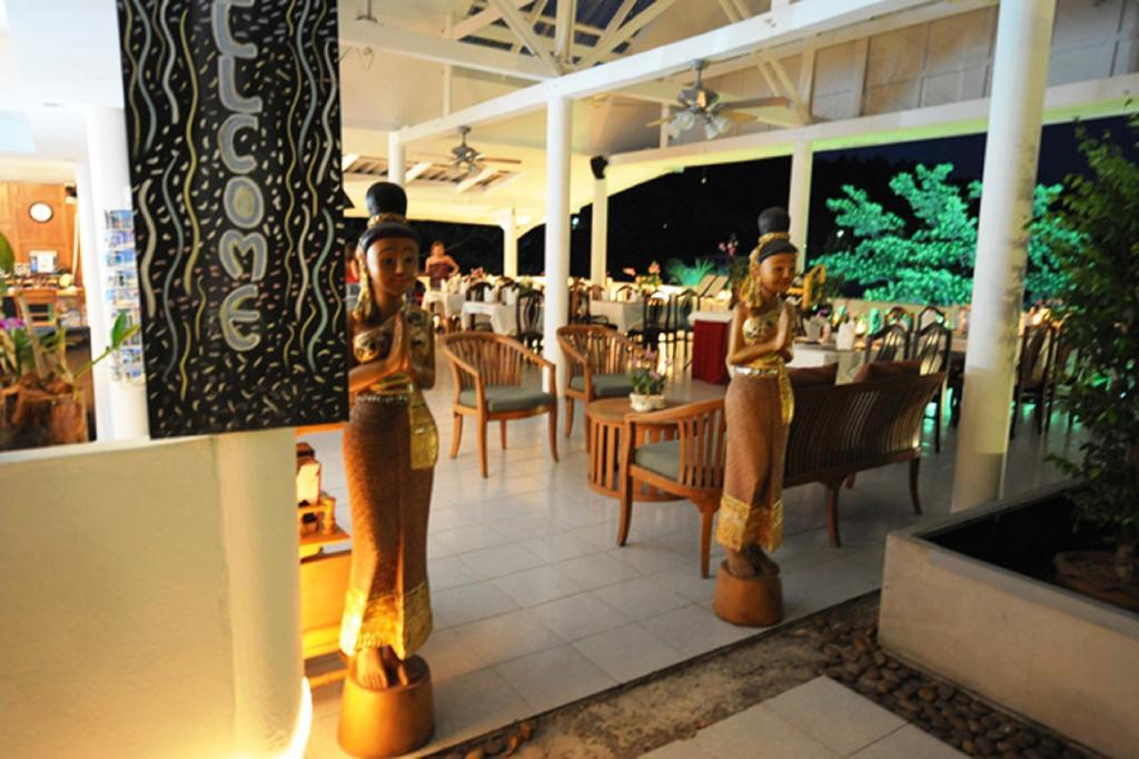Karon Cliff Contemporary Boutique Bungalows Hotel Restaurante foto
