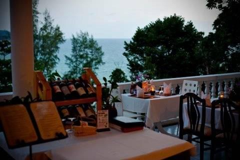 Karon Cliff Contemporary Boutique Bungalows Hotel Restaurante foto